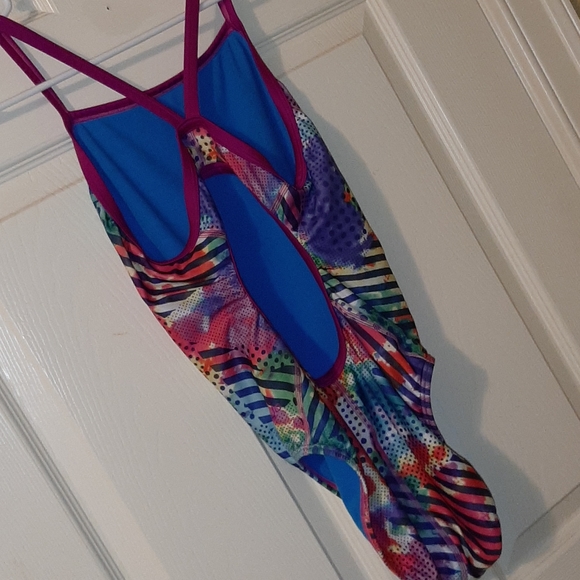 Women's V-2 Back Abstract One Piece Swimsuit - Picture 2 of 3